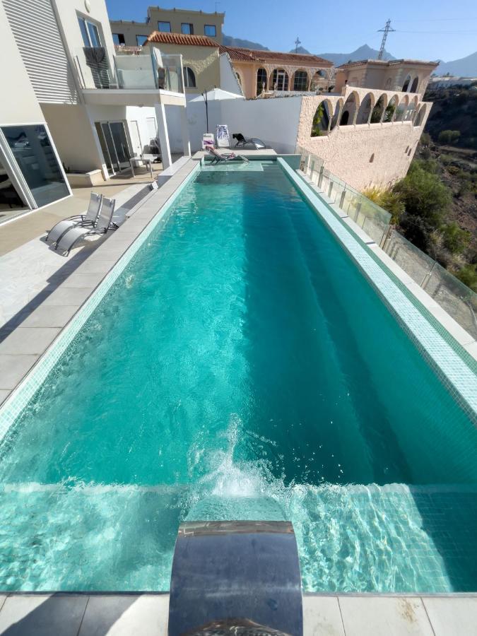 Villa Nirvana - Luxury Villa With Heated Pool بلايا بارايسو المظهر الخارجي الصورة